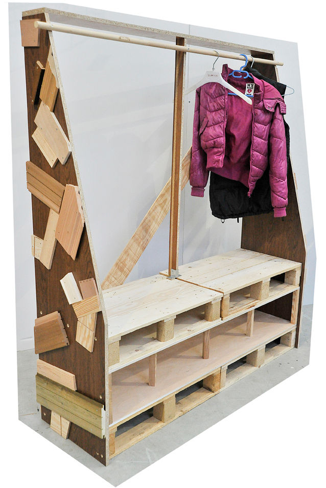 Pendrie en mode récup', ATELIER D'éco SOLIDAIRE ATELIER D'éco SOLIDAIRE ห้องนอน Wardrobes & closets