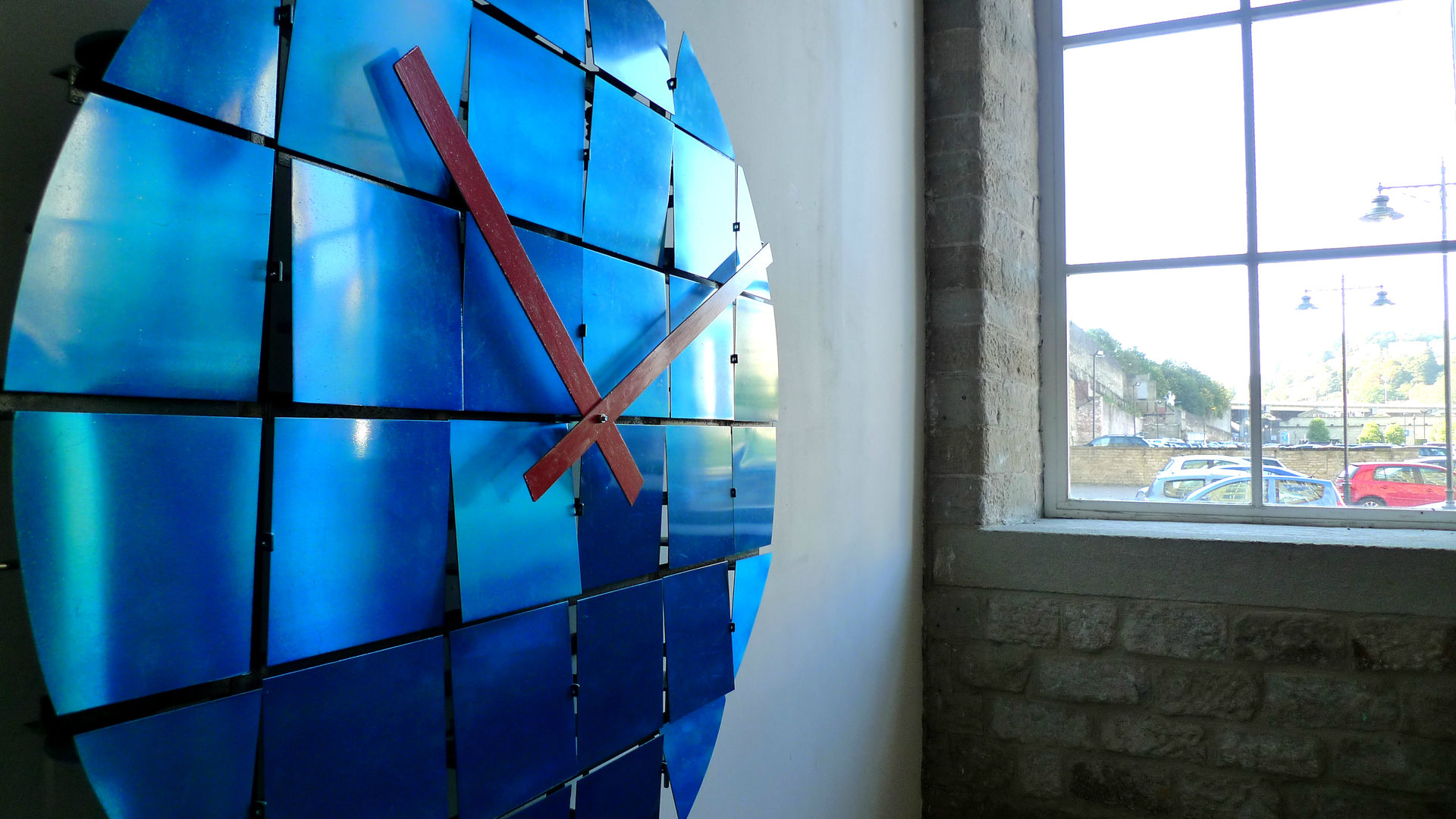 Animated Reflective Tile Clock BLOTT WORKS Casas modernas Accesorios y decoración