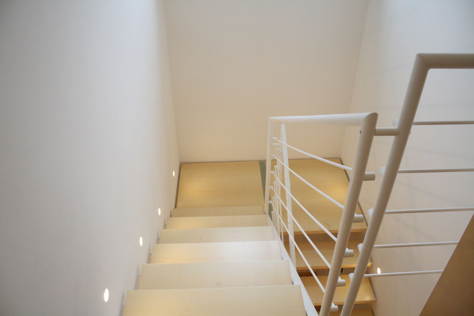Casa Borio, Studio Thesia Progetti Studio Thesia Progetti Modern Corridor, Hallway and Staircase