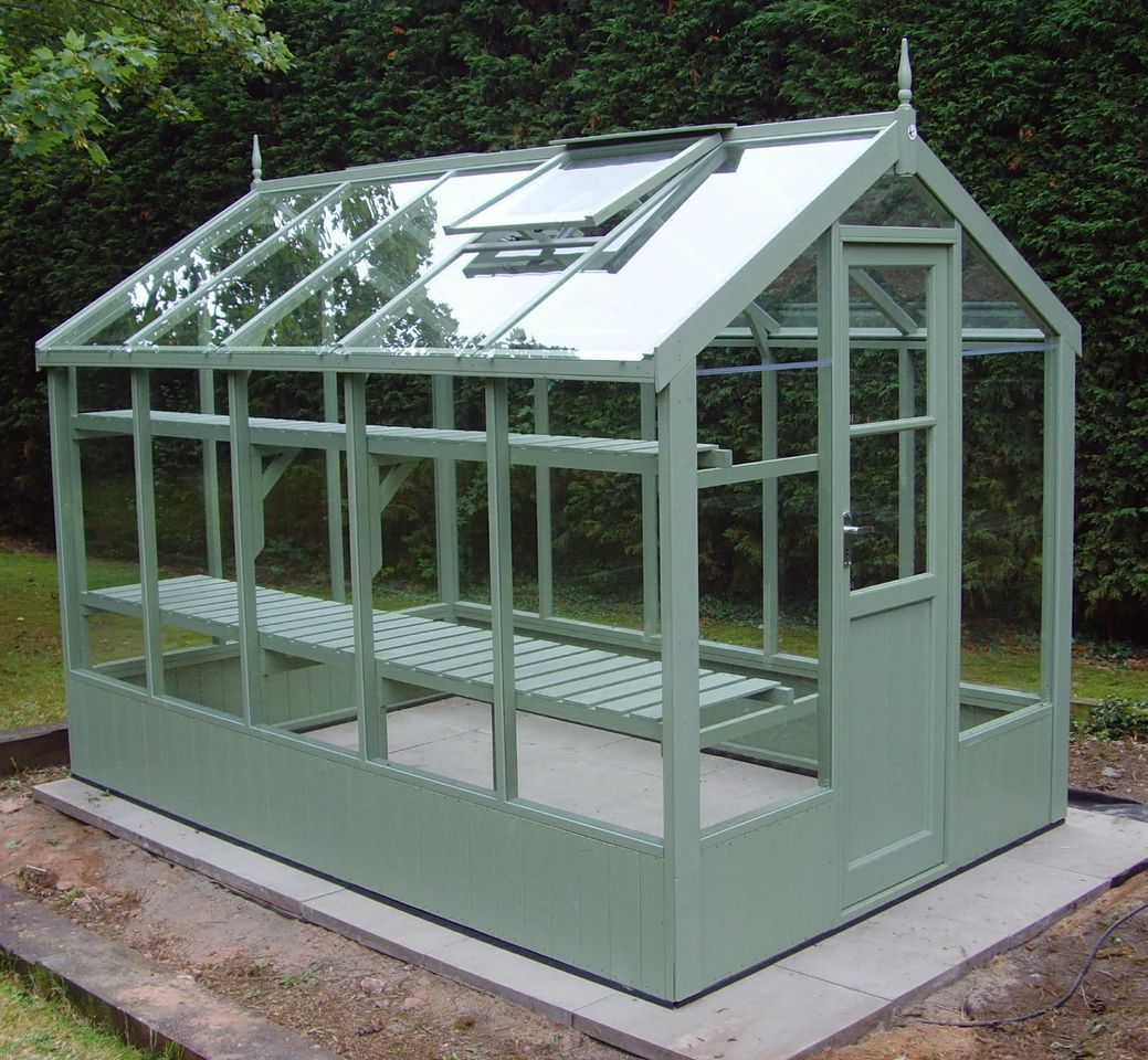 Swallow Kingfisher 6x10 Wooden Greenhouse homify Jardines de estilo clásico Pérgolas, toldos e invernaderos