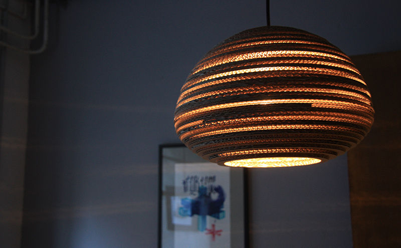 homify Eclectische woonkamers Verlichting