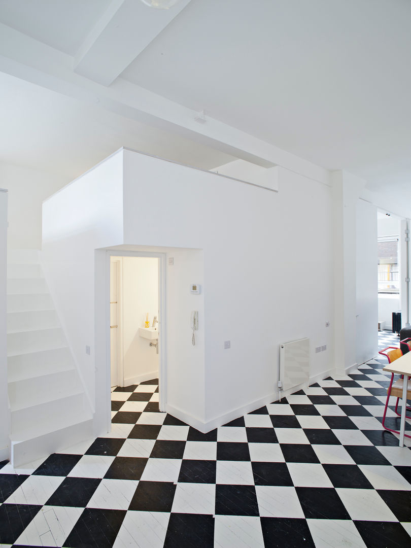 homify Modern Corridor, Hallway and Staircase