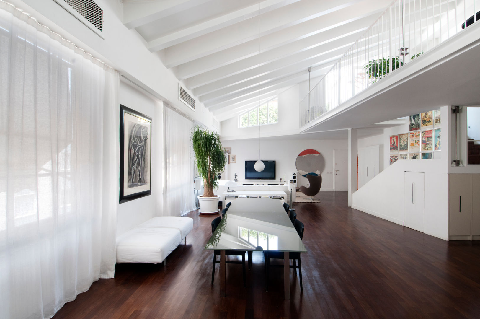 LOFT, PAOLO FRELLO & PARTNERS PAOLO FRELLO & PARTNERS Minimalist dining room