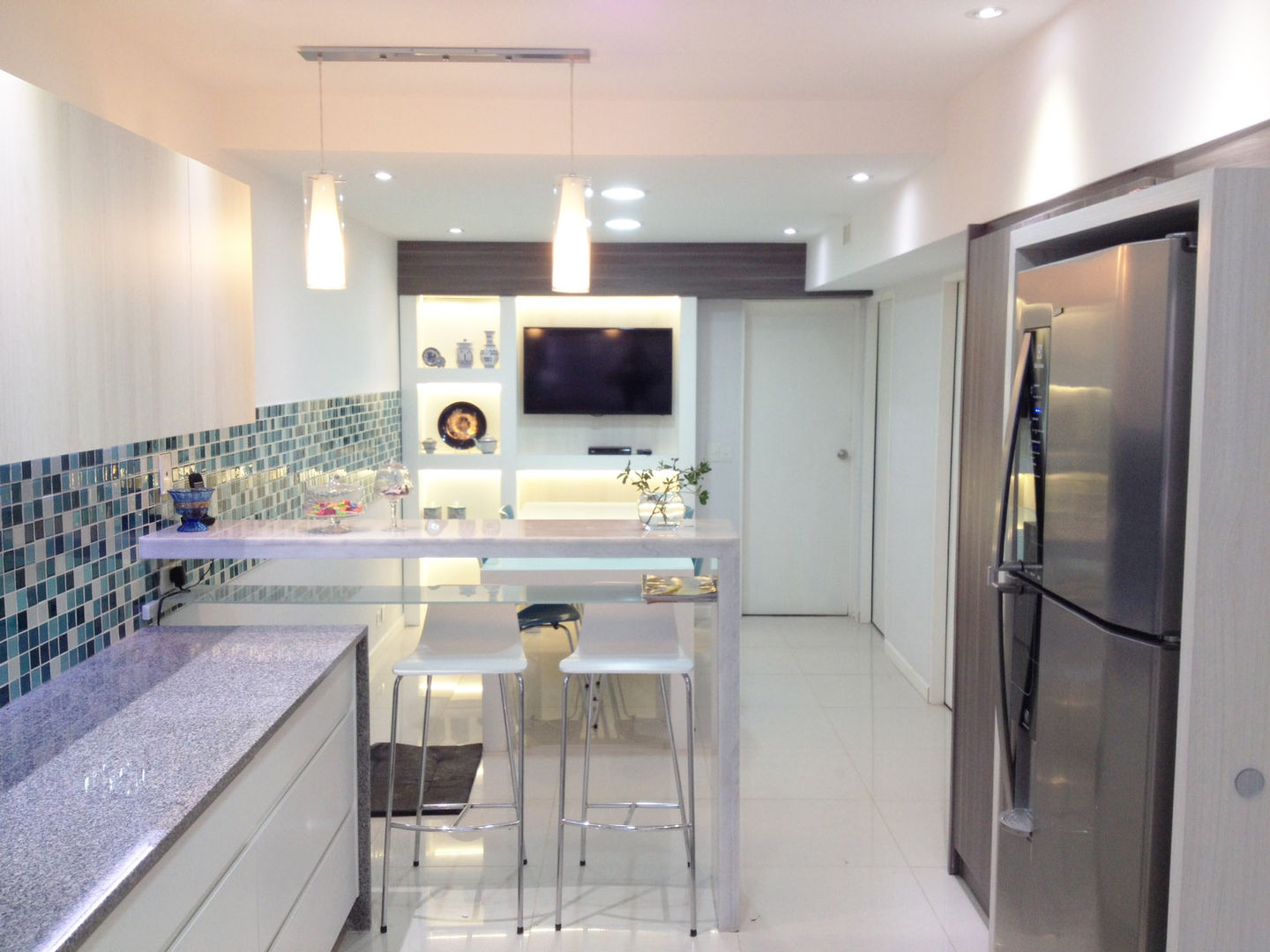 homify Modern kitchen