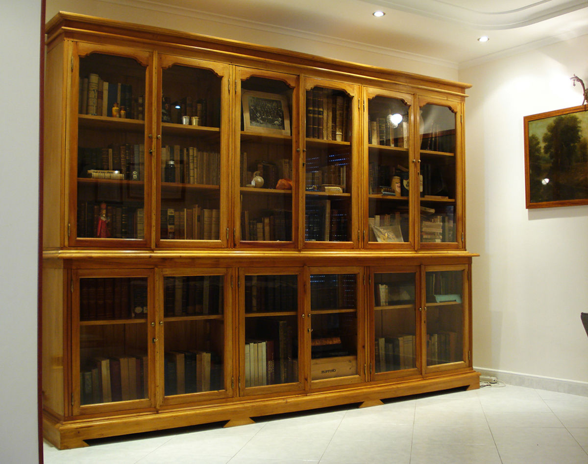 homify Classic style study/office Cupboards & shelving