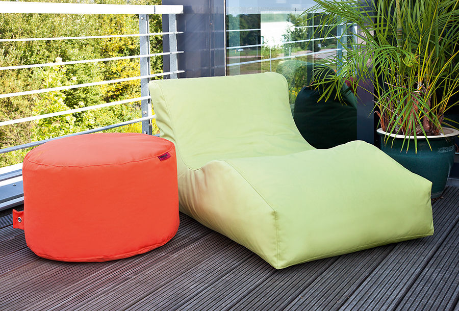 OUTBAG - Outdoor Beanbags - (Sitzsäcke), Global Bedding GmbH & Co.KG Global Bedding GmbH & Co.KG بلكونة أو شرفة اصطناعي Brown Furniture