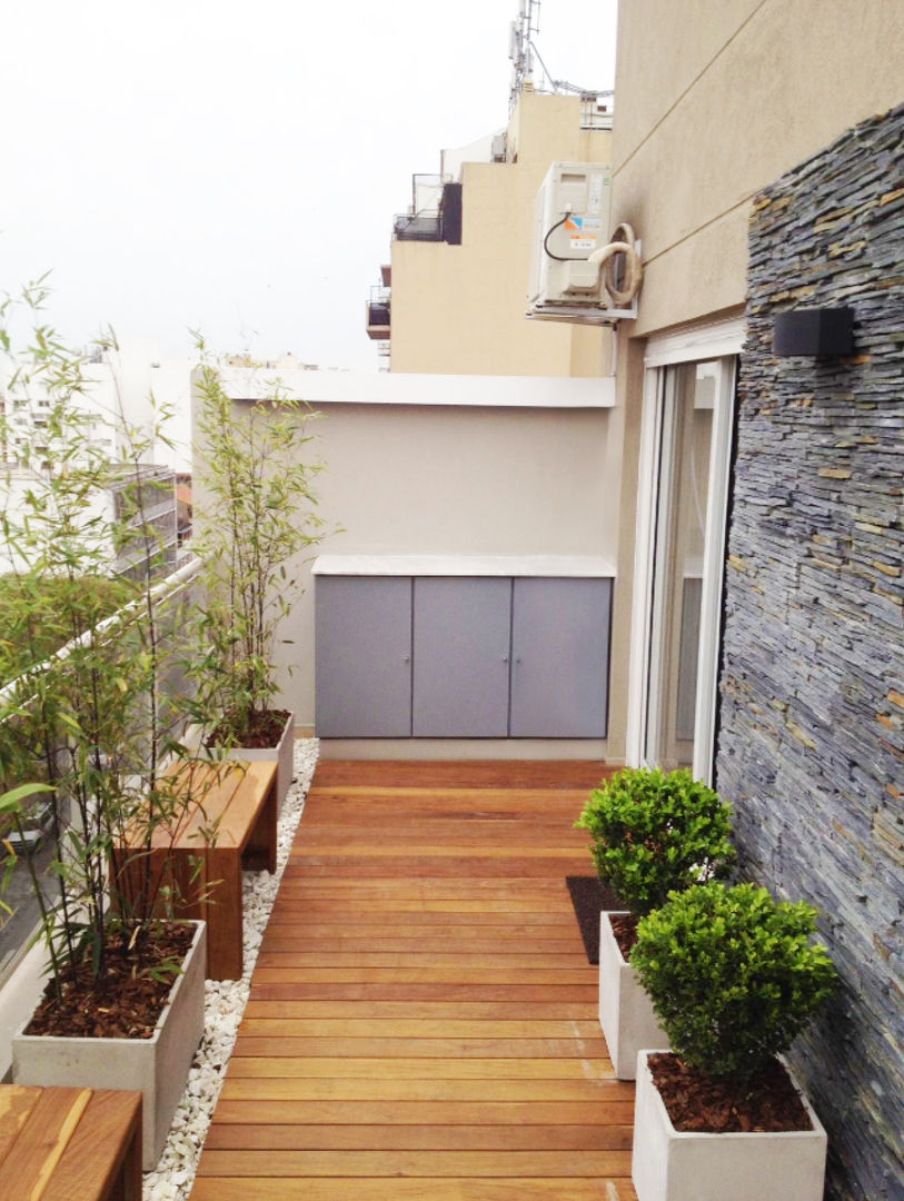 Balcon Terraza Moderno, Estudio Nicolas Pierry: Diseño en Arquitectura de Paisajes & Jardines Estudio Nicolas Pierry: Diseño en Arquitectura de Paisajes & Jardines Terrace