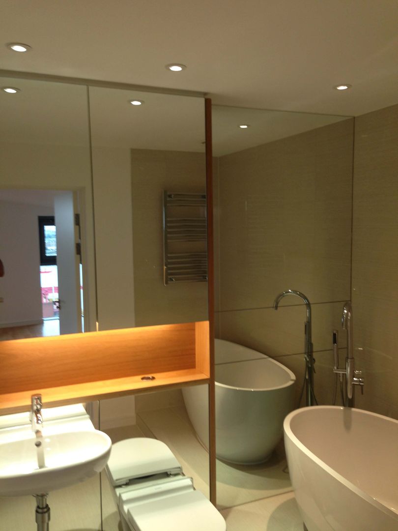 Mirror Bathroom Cladding homify 모던스타일 욕실 거울