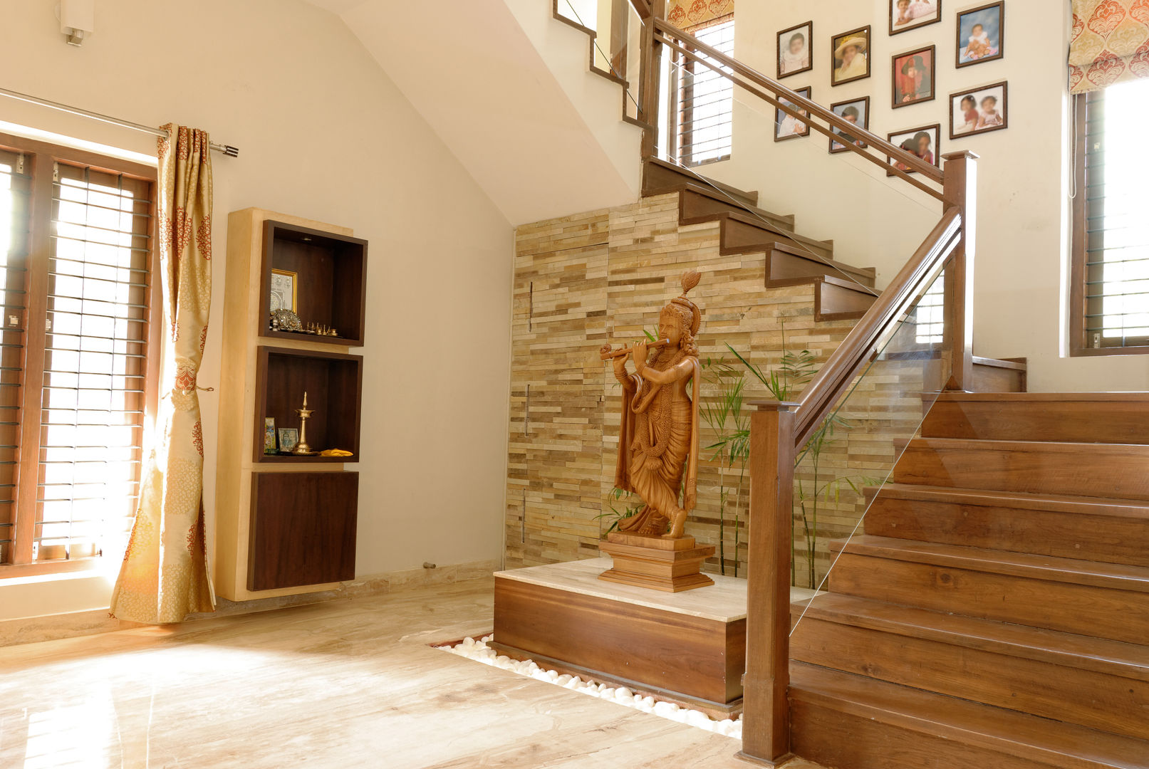 Jaya & Rajesh Cozy Nest Interiors Modern corridor, hallway & stairs