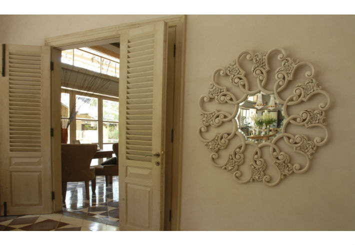 Mirror Radiance, Adonis Pauli HOME JEWELS Adonis Pauli HOME JEWELS Eclectic style living room Accessories & decoration