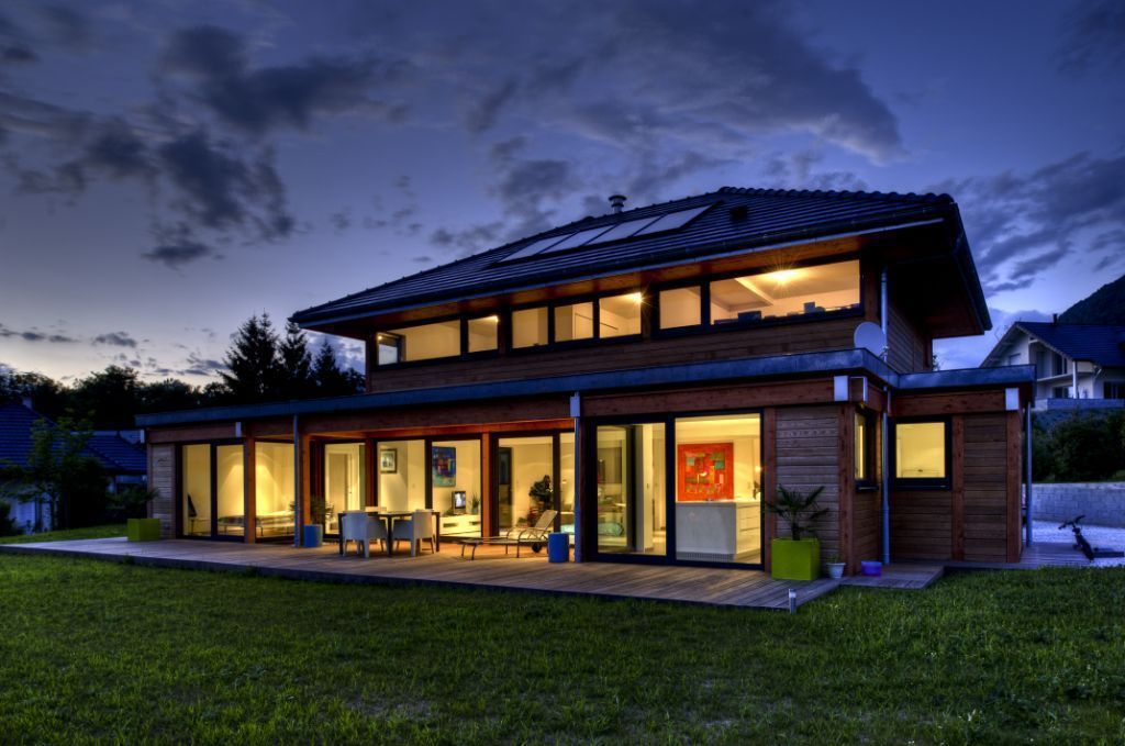 Une maison spacieuse et lumineuse en Savoie, Tangentes Architectes Tangentes Architectes Case