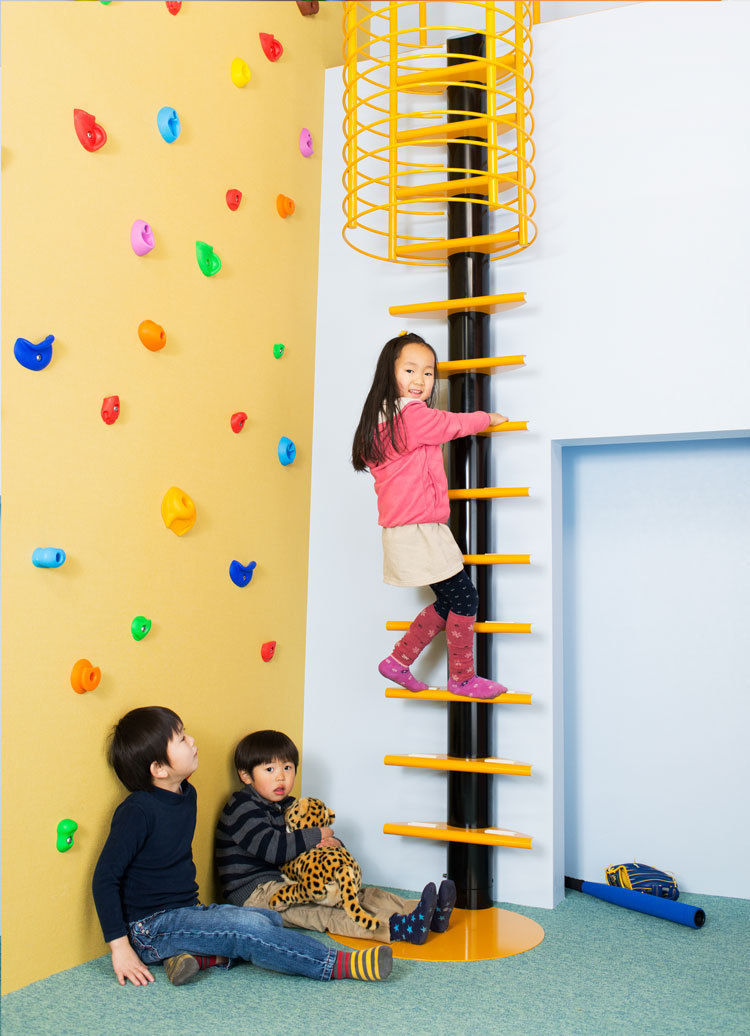 KidsLofty, las nuevas escaleras infantiles para los hogares japoneses, Alegre Design Alegre Design Akdeniz Yatak Odası Aksesuarlar & Dekorasyon