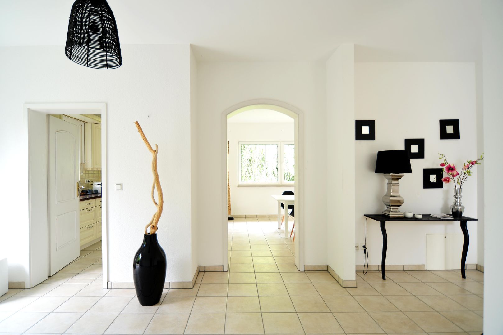 Einfamilienhaus in Düsseldorf, Momentum Homestaging Momentum Homestaging Modern Corridor, Hallway and Staircase