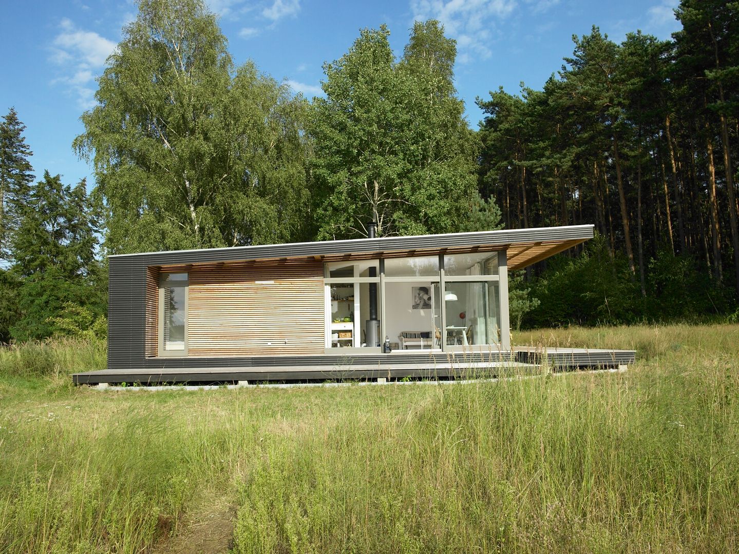 Minimalistisches Sommerhaus mit viel Potenzial, SOMMERHAUS PIU - YES WE WOOD SOMMERHAUS PIU - YES WE WOOD Prefabrik ev Ahşap Ahşap rengi