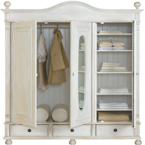 homify ห้องนอน Wardrobes & closets