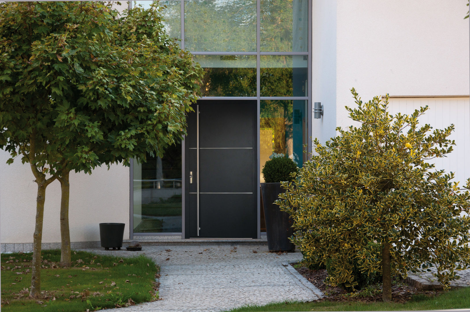 homify Modern style doors Doors