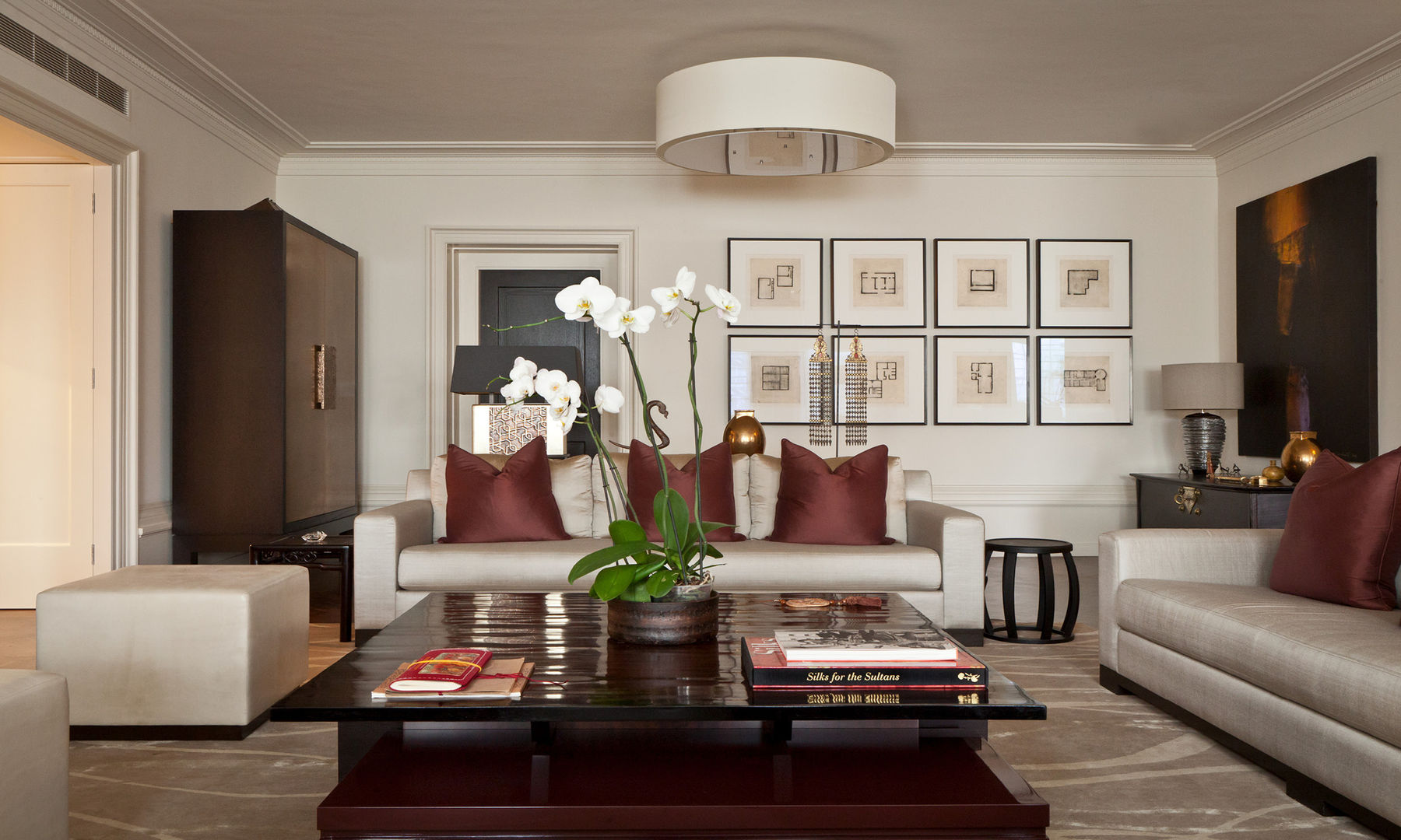 Modern Living room with an Asian Touch Rosangela Photography Гостиная в стиле модерн