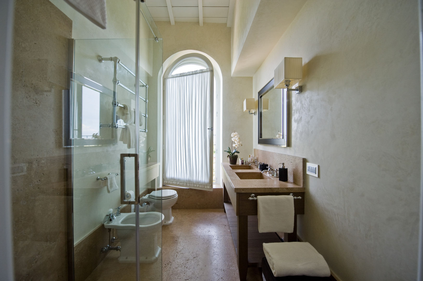 una casa di campagna, archbcstudio archbcstudio Classic style bathroom