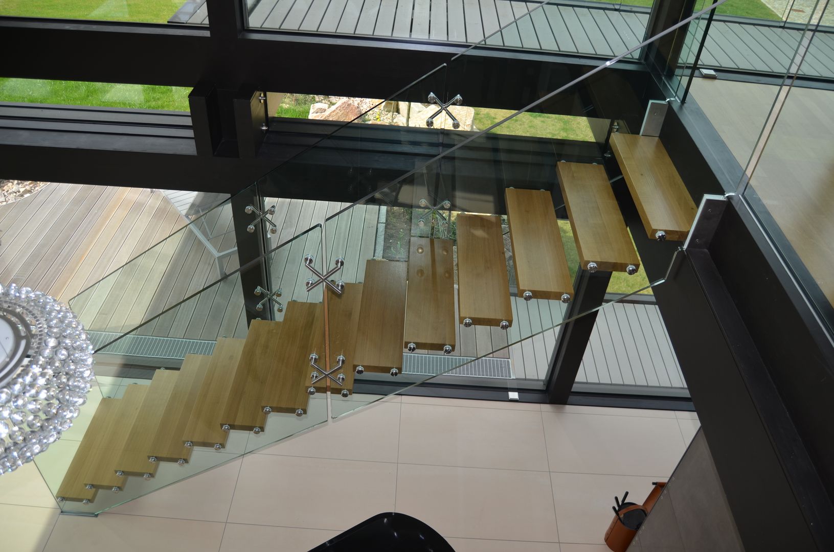 Free standing structural glass staircase, Siller Treppen/Stairs/Scale Siller Treppen/Stairs/Scale Escaleras Madera Acabado en madera