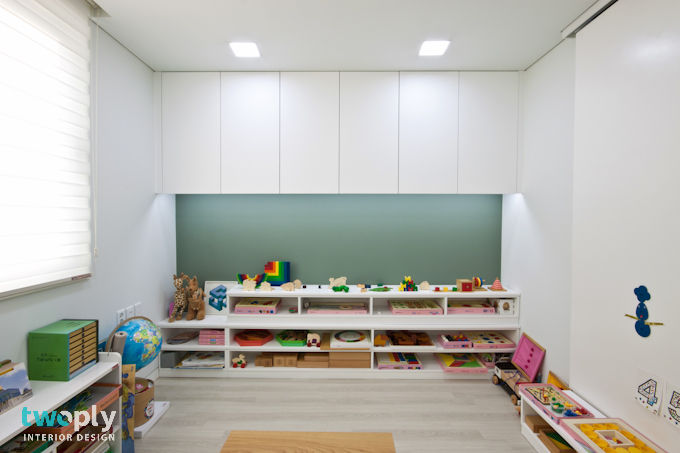 homify Modern nursery/kids room