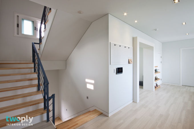 homify Modern corridor, hallway & stairs