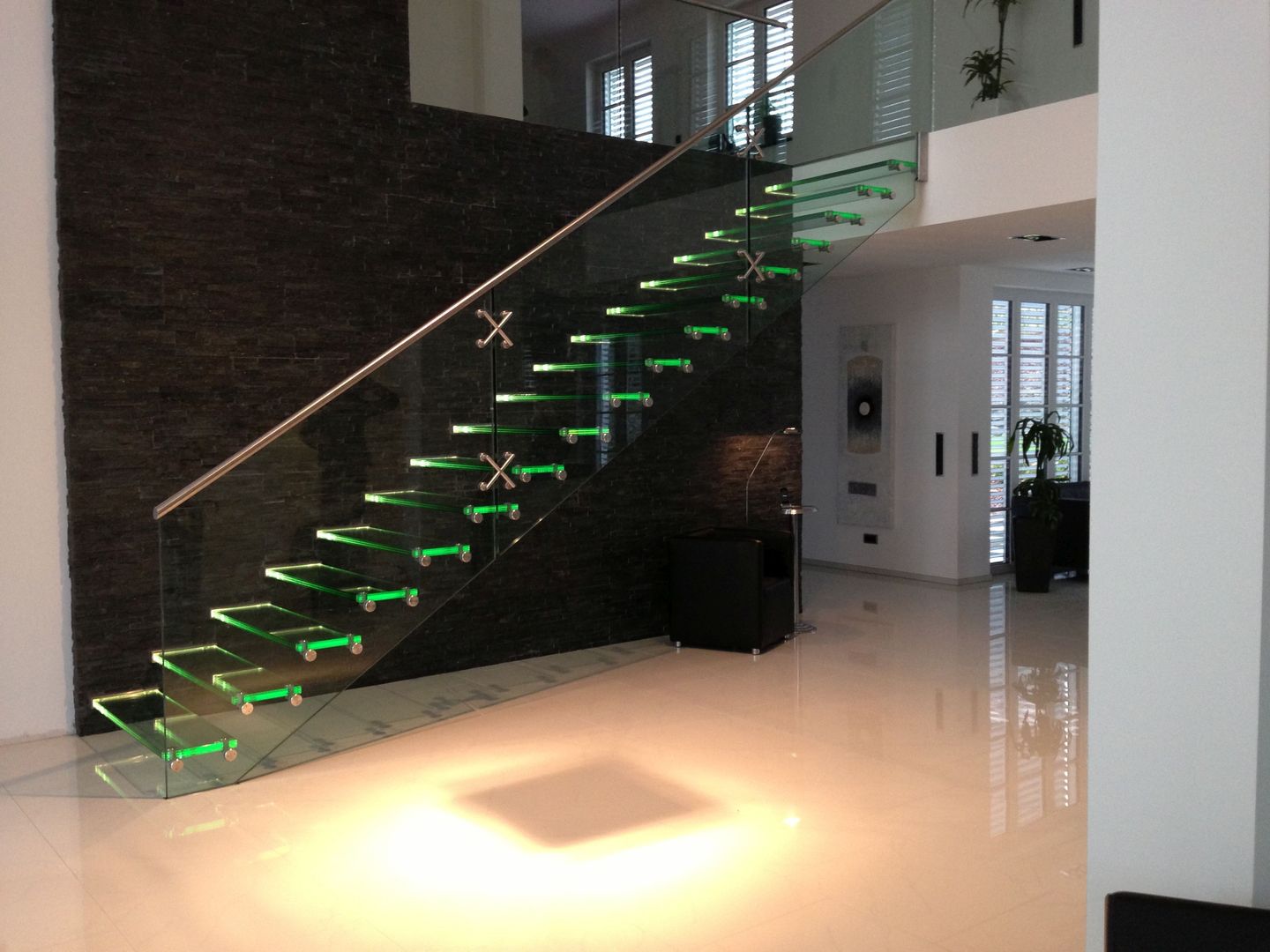 Design staircase in all glass Siller Treppen/Stairs/Scale Сходи Скло