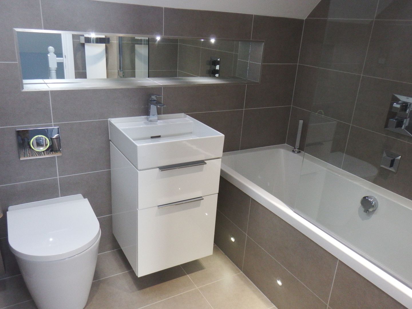 homify Salle de bain moderne