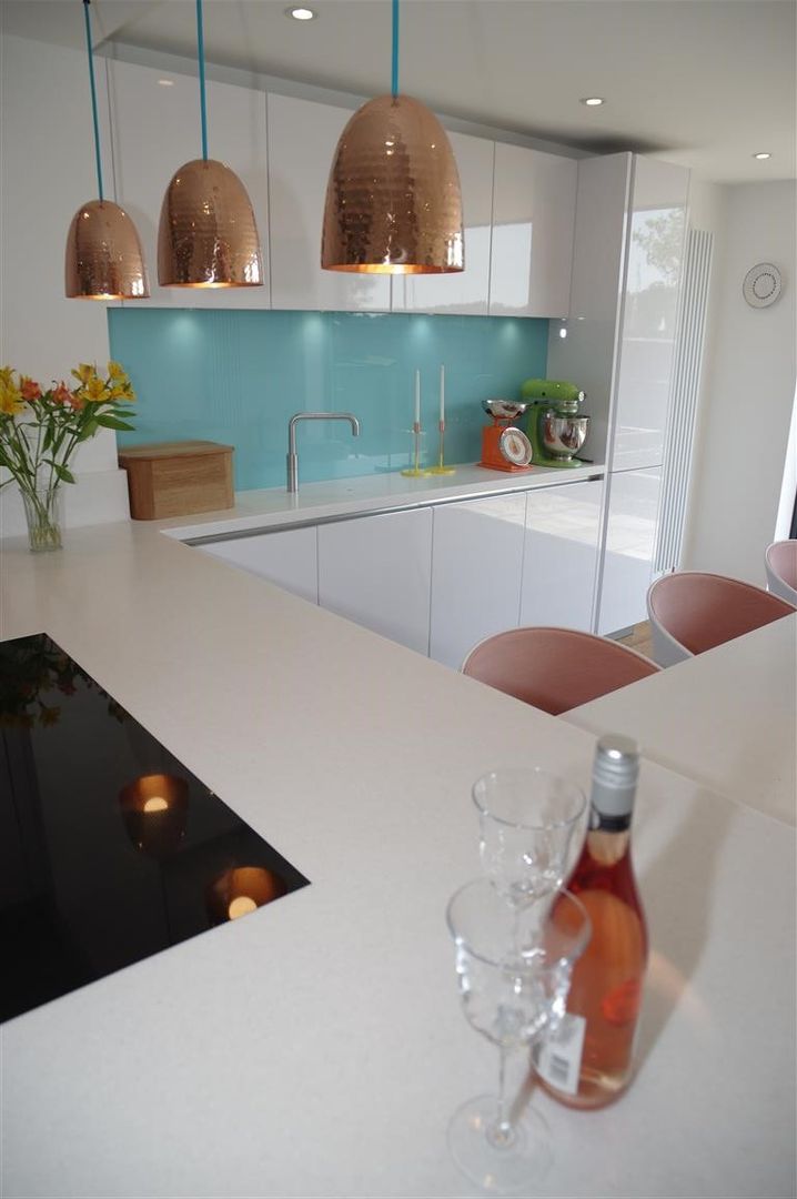 Handle less Polar white Glamour, PTC Kitchens PTC Kitchens Cocinas modernas