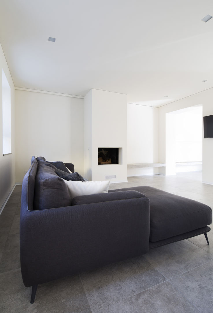 minimalist by AMC|Architects , Minimalist