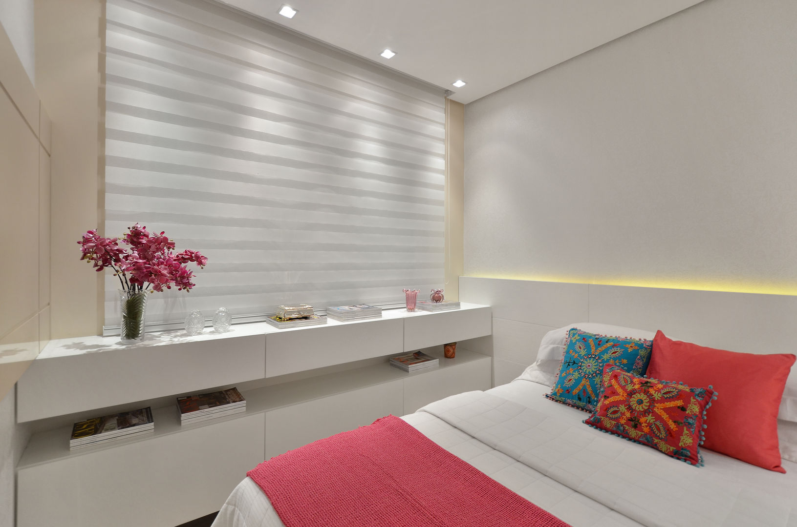 Apartamento S|R, Redecker + Sperb arquitetura e decoração Redecker + Sperb arquitetura e decoração ห้องนอน