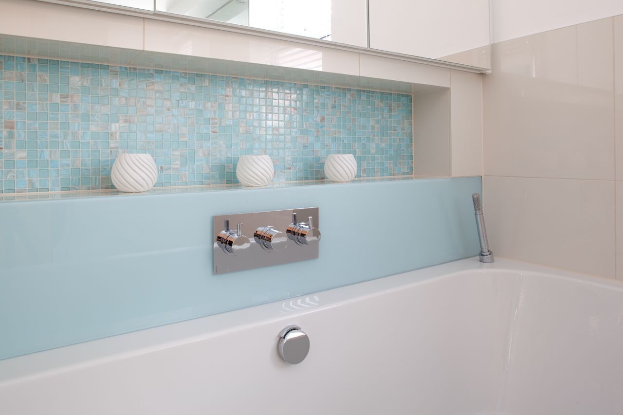 Top Trends - Bathroom Tiles Ripples Baños de estilo moderno Decoración