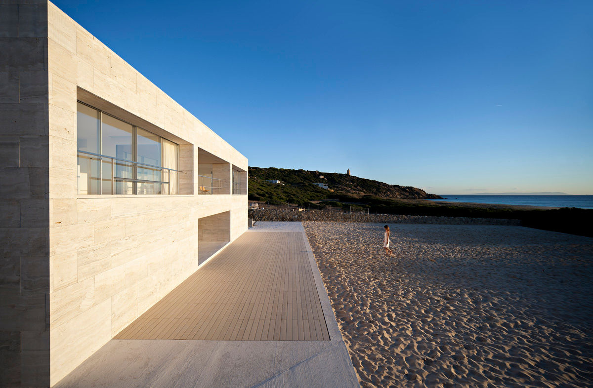 House of the Infinite, Alberto Campo Baeza Alberto Campo Baeza Modern style balcony, porch & terrace