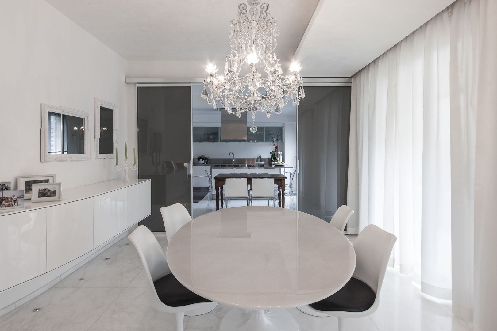 PASSIONE PER IL BIANCO, StudioG StudioG Minimalist dining room