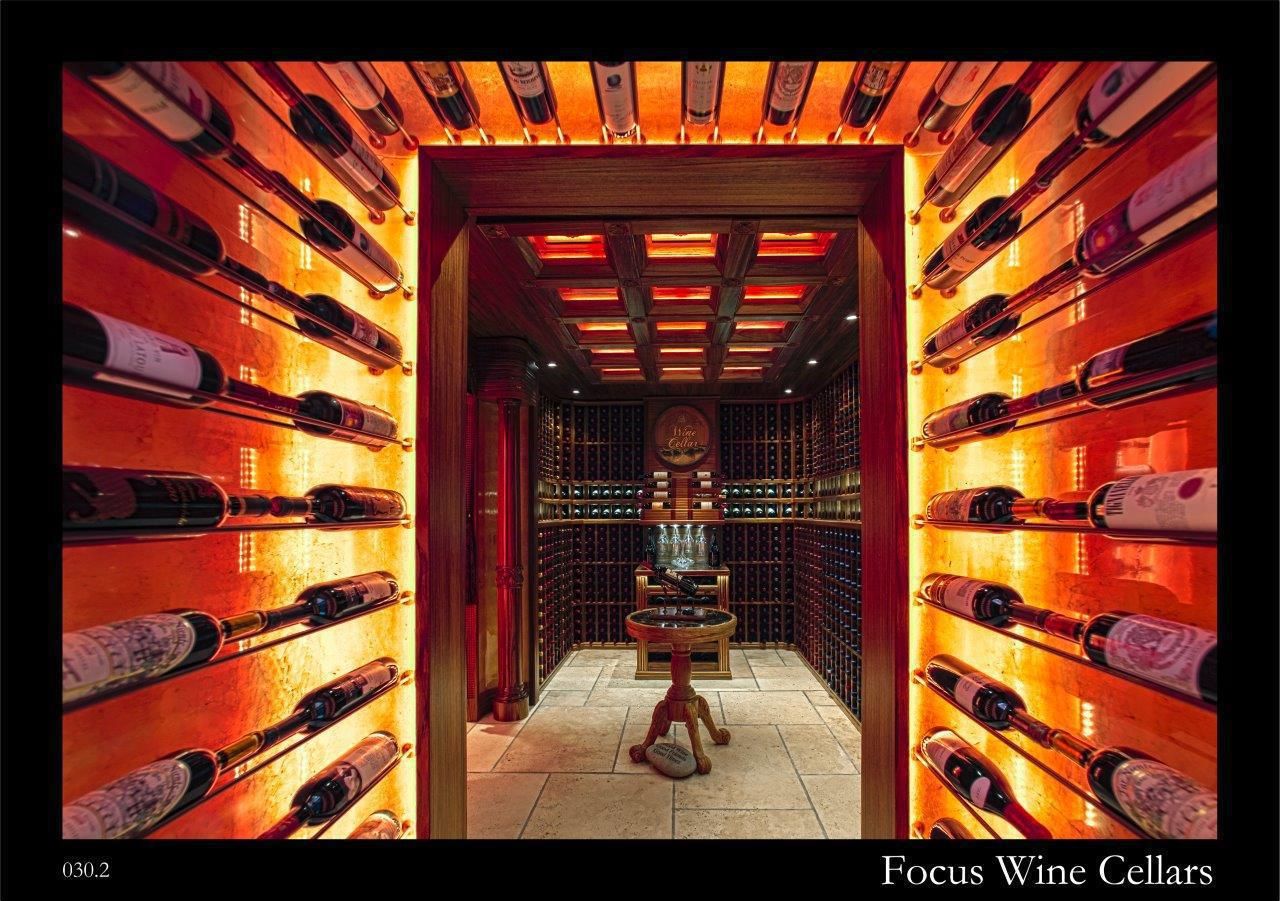 Residential Cellar in HoManTin, Hong Kong, Focus Wine Cellars Focus Wine Cellars Классический