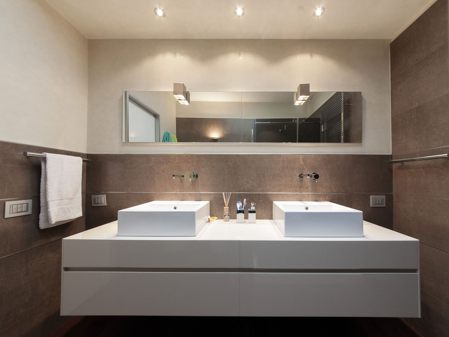 PASSIONE PER IL BIANCO, StudioG StudioG Minimalist style bathrooms