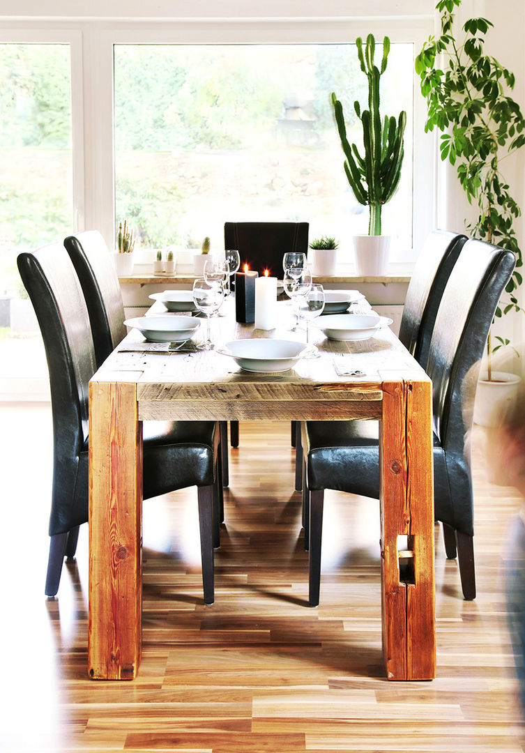 dining table, edictum - UNIKAT MOBILIAR edictum - UNIKAT MOBILIAR Country style dining room Tables