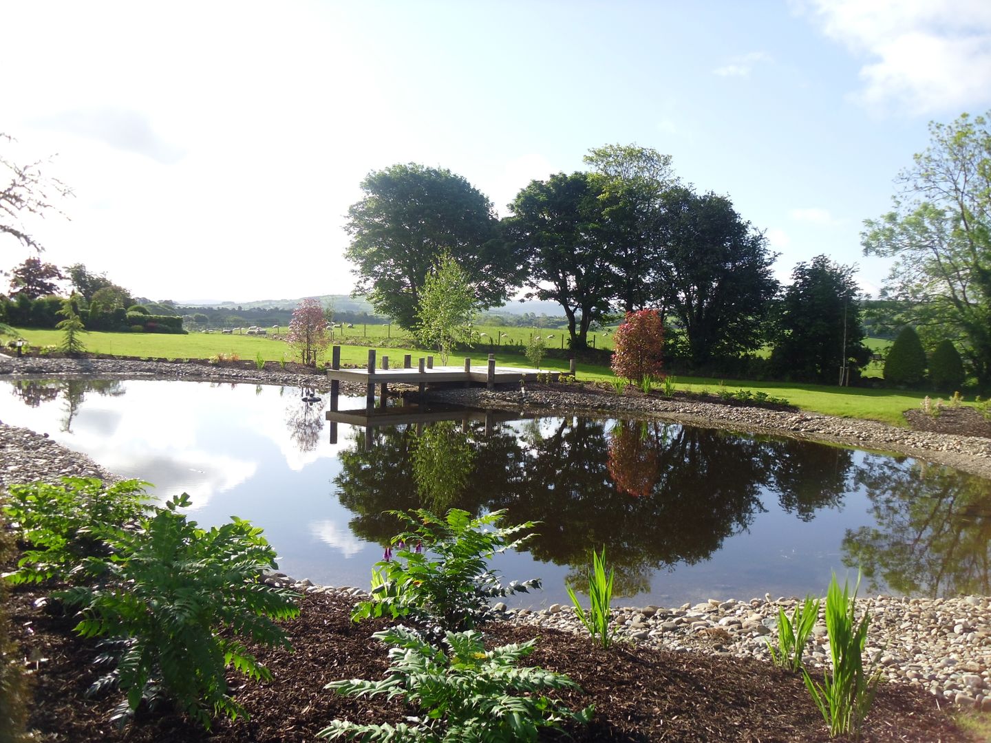 "By the waters edge" Kevin Cooper Garden Design Jardines rurales