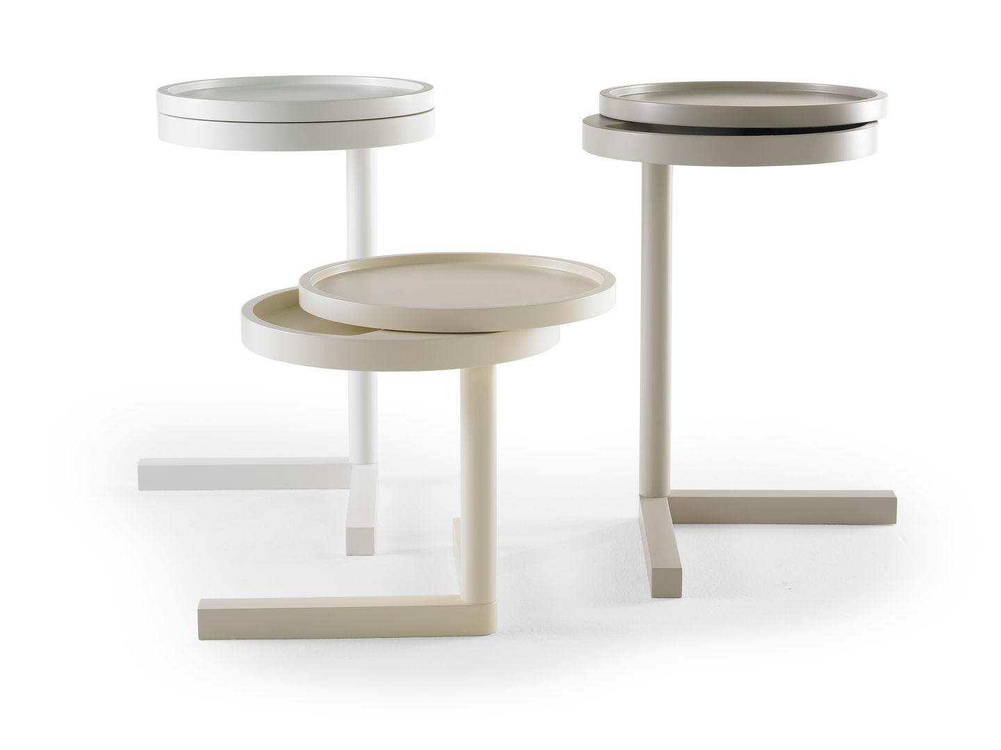 Möller Design Wood Fellas, KwiK Designmöbel GmbH KwiK Designmöbel GmbH Modern living room Side tables & trays