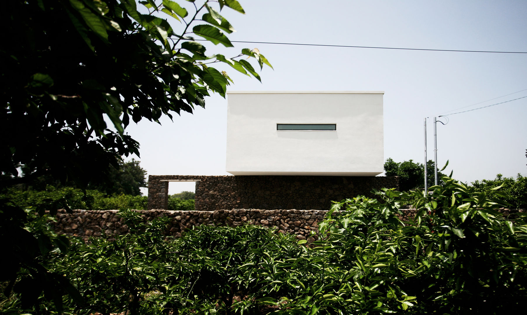 STONE WALL HOUSE 제주 돌담집, HBA-rchitects HBA-rchitects Modern houses