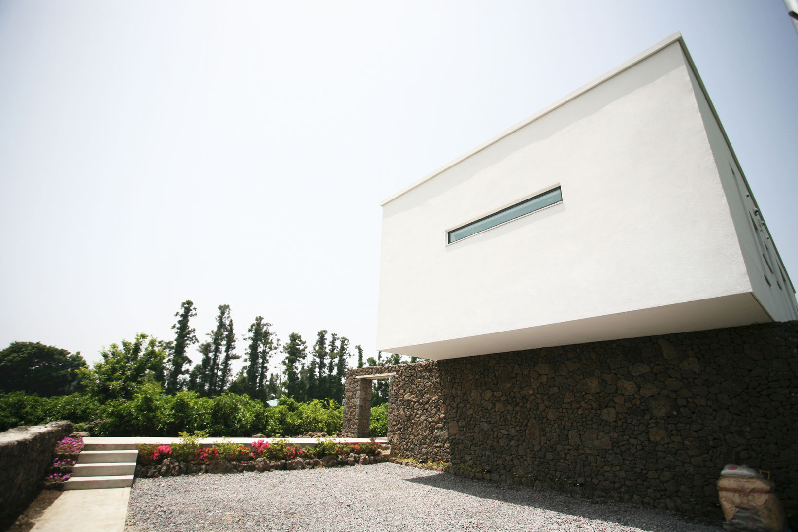 STONE WALL HOUSE 제주 돌담집, HBA-rchitects HBA-rchitects Modern Houses