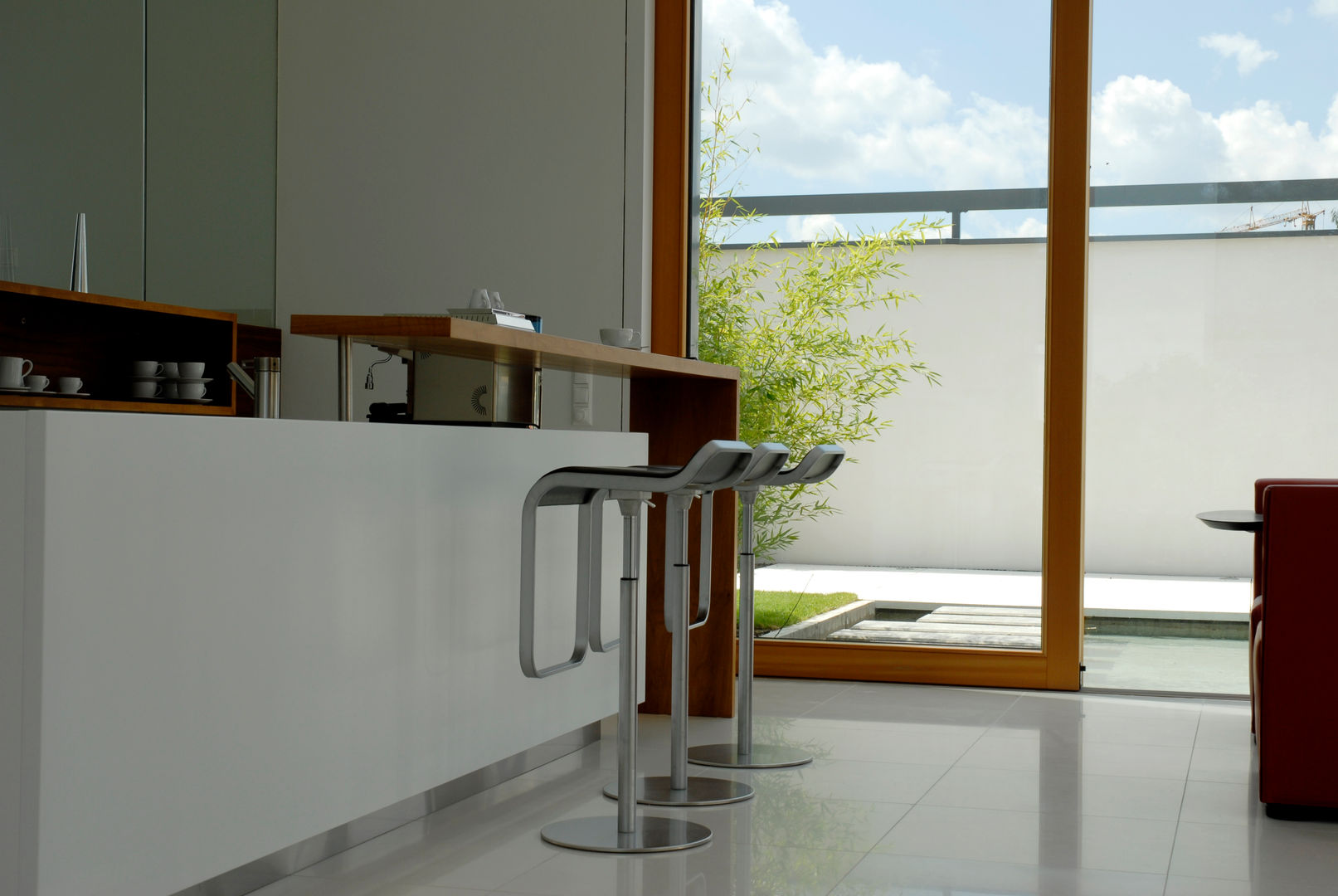 Haus der Architektur , Herzog-Architektur Herzog-Architektur Modern kitchen Tables & chairs