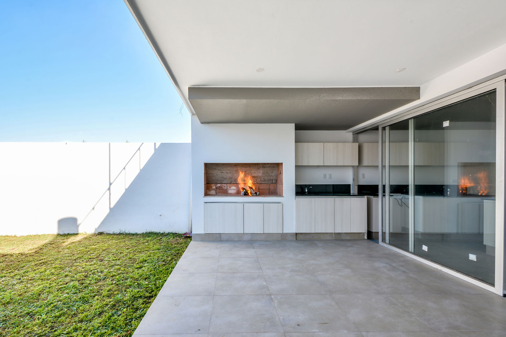 CASAS ADOSADAS, Estudio A+3 Estudio A+3 Modern kitchen