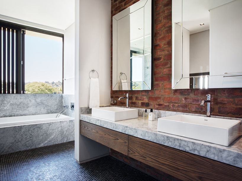 House 01, Hyde Park , Daffonchio & Associates Architects Daffonchio & Associates Architects Modern style bathrooms