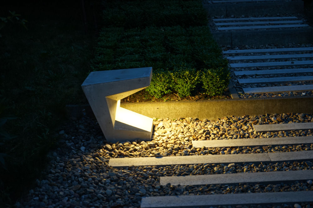 Innovative und moderne Außenleuchte aus Beton, boehning_zalenga koopX architekten in Berlin boehning_zalenga koopX architekten in Berlin Garden Lighting