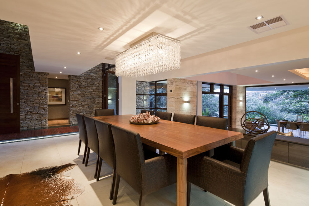 SGNW House, Metropole Architects - South Africa Metropole Architects - South Africa Modern dining room