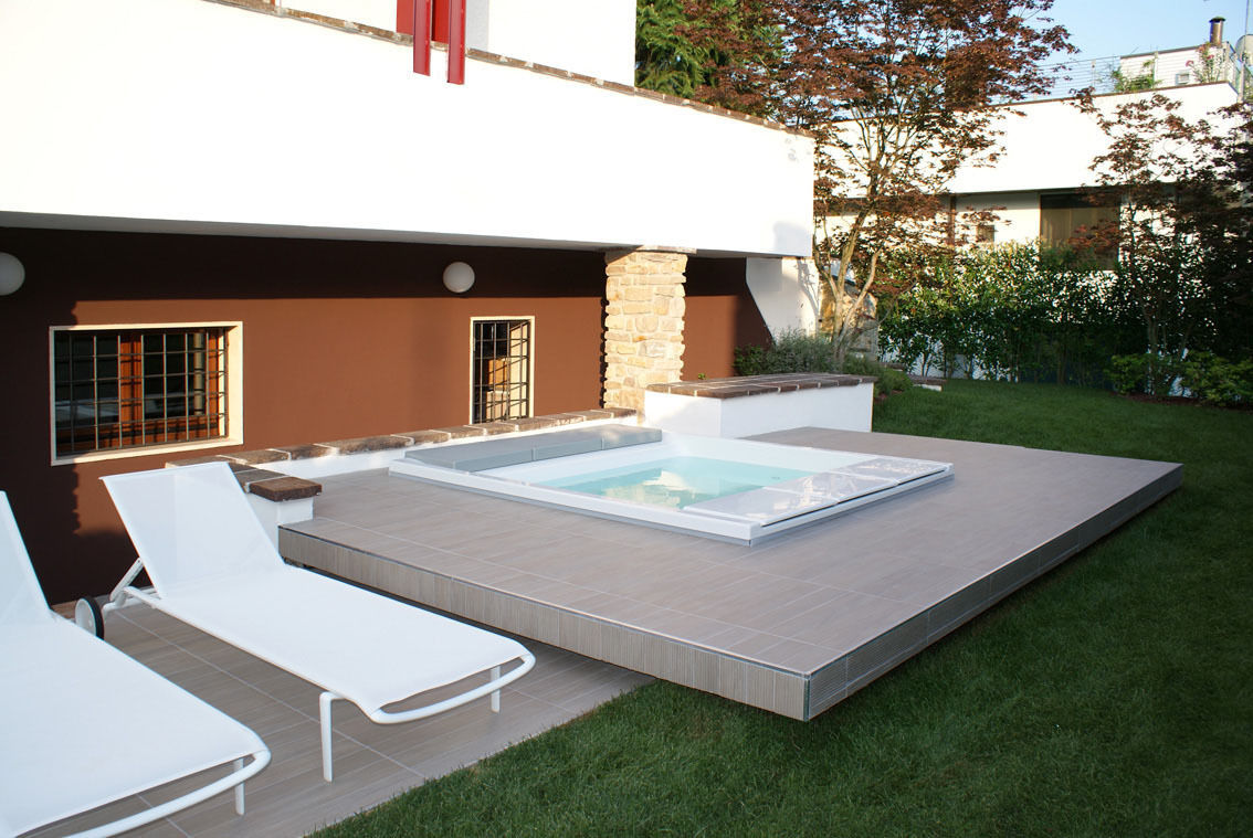 Piscina e Giardino , GRITTI ROLLO | Stefano Gritti e Sofia Rollo GRITTI ROLLO | Stefano Gritti e Sofia Rollo สระว่ายน้ำ