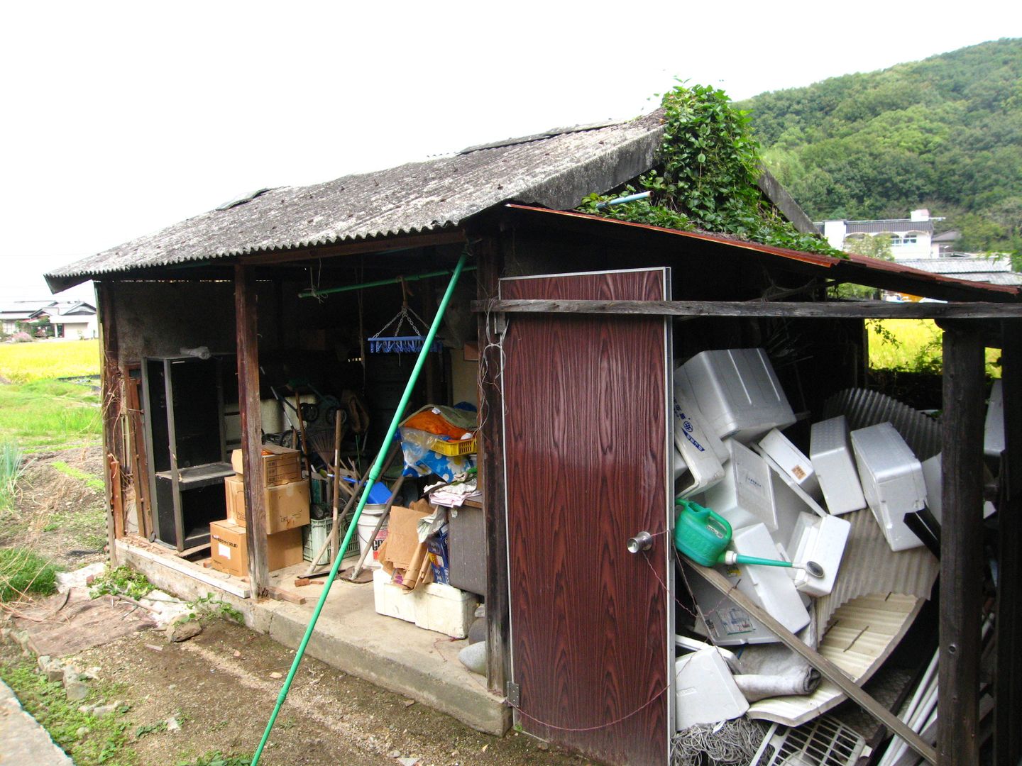 隠鶏庵: 高原正伸建築設計事務所 一級建築士事務所が手掛けた折衷的なです。,オリジナル