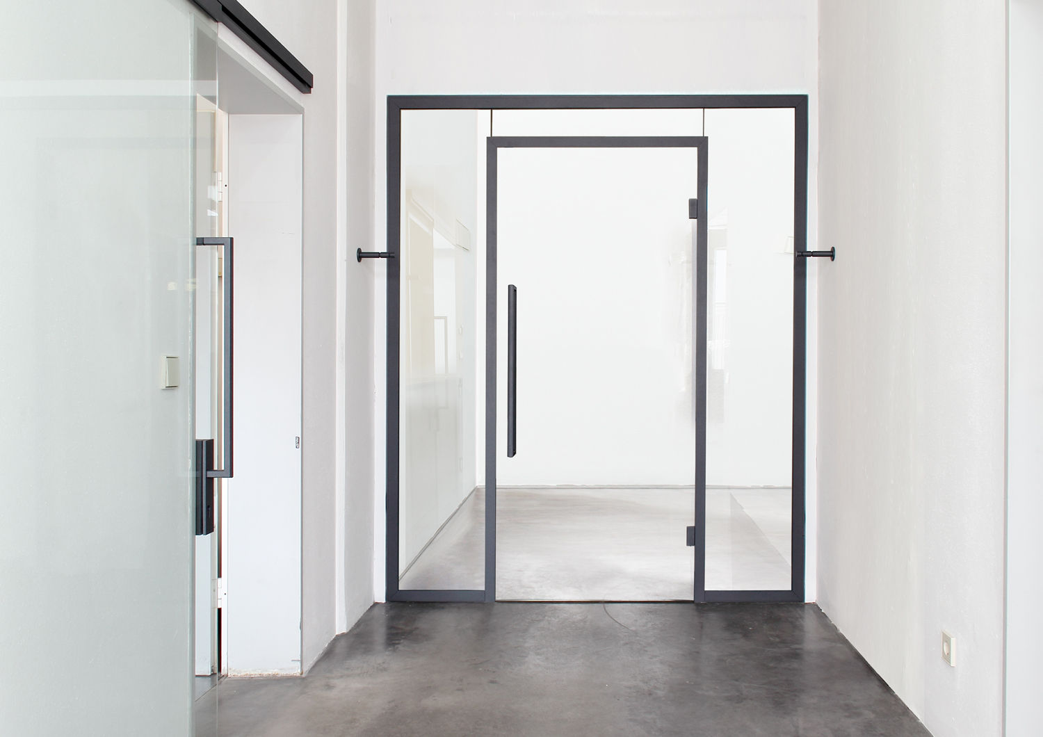 Praxis, quint-it DEUTSCHLAND GMBH quint-it DEUTSCHLAND GMBH Modern style doors Doors