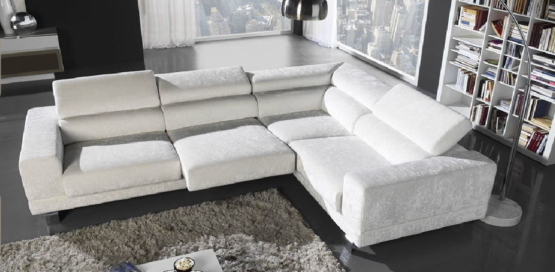 CHEISLONG MOD. BRANDO (BY GAMAMOBEL), LA CANTARERIA MUEBLES Y DECORACION LA CANTARERIA MUEBLES Y DECORACION Moderne woonkamers Sofa's & fauteuils