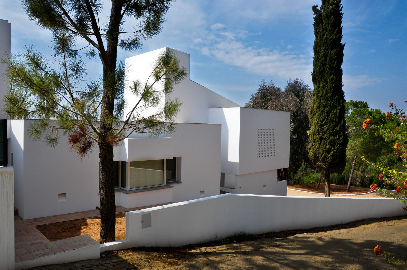 Casa da Atalaia, S3 Arquitectos S3 Arquitectos 地中海風 家